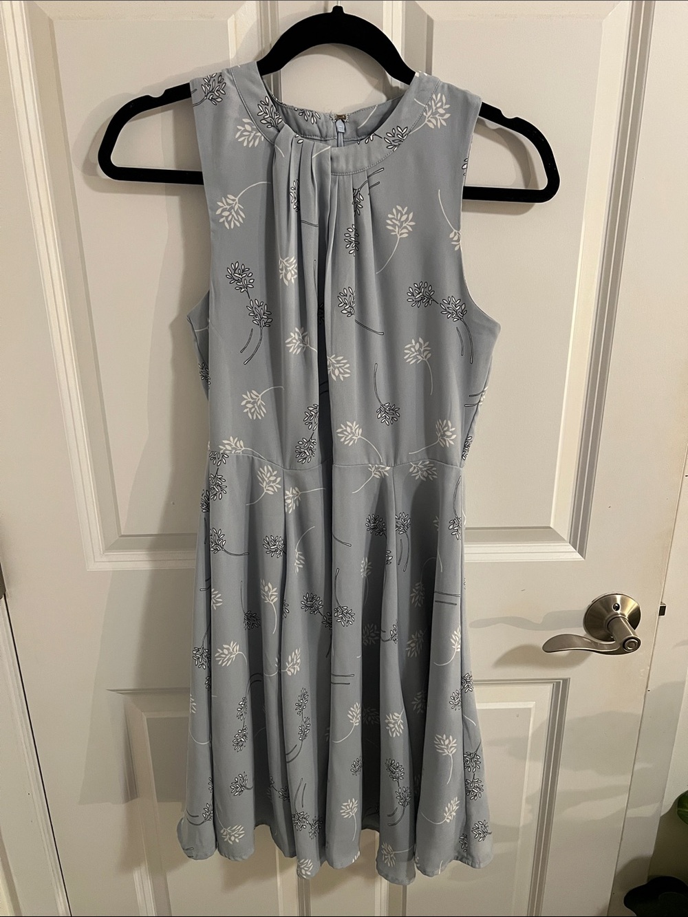 Banana Republic Light Blue Floral Sleeveless Pleated Dress